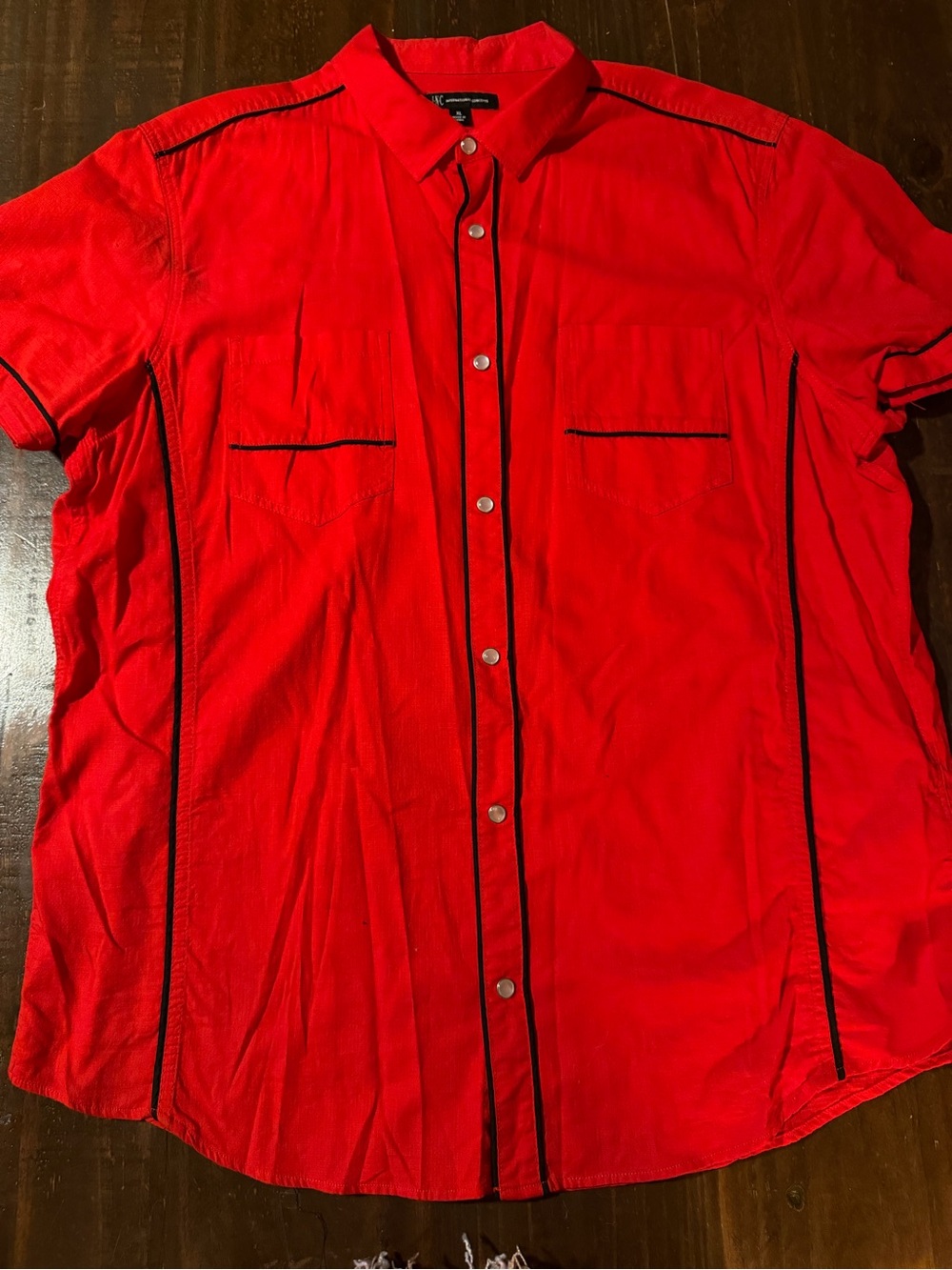 INC International Concepts Red Short-Sleeve Button-Up with Black Piping - XL